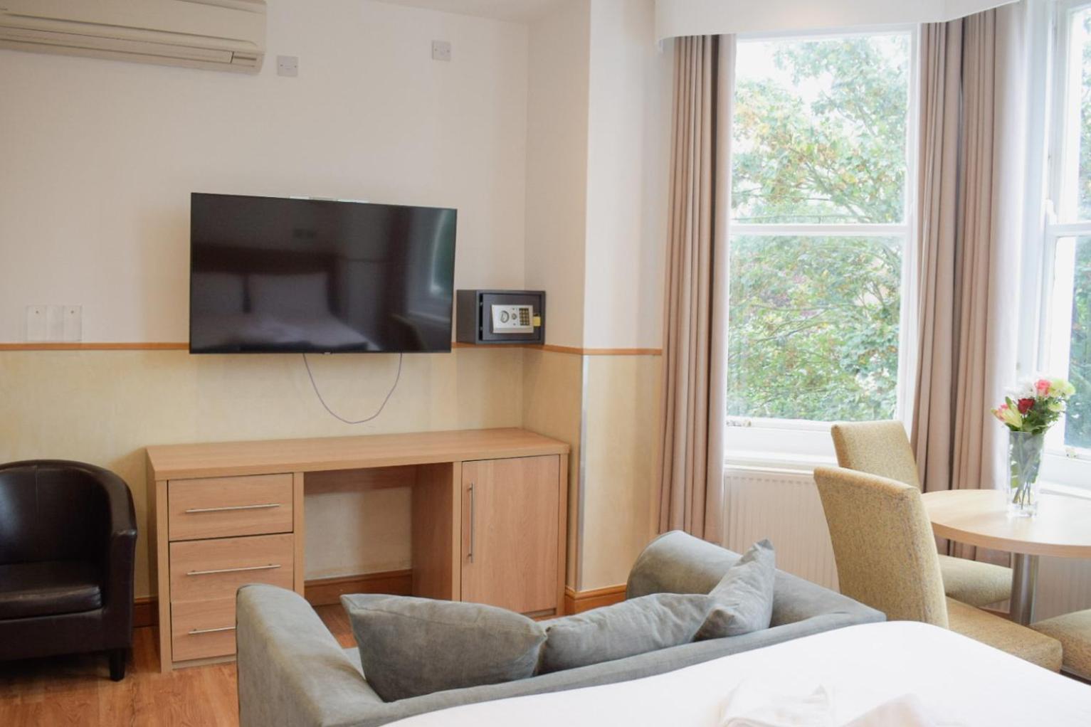 Osborne Aparthotel อีสต์บอร์น ภายนอก รูปภาพ