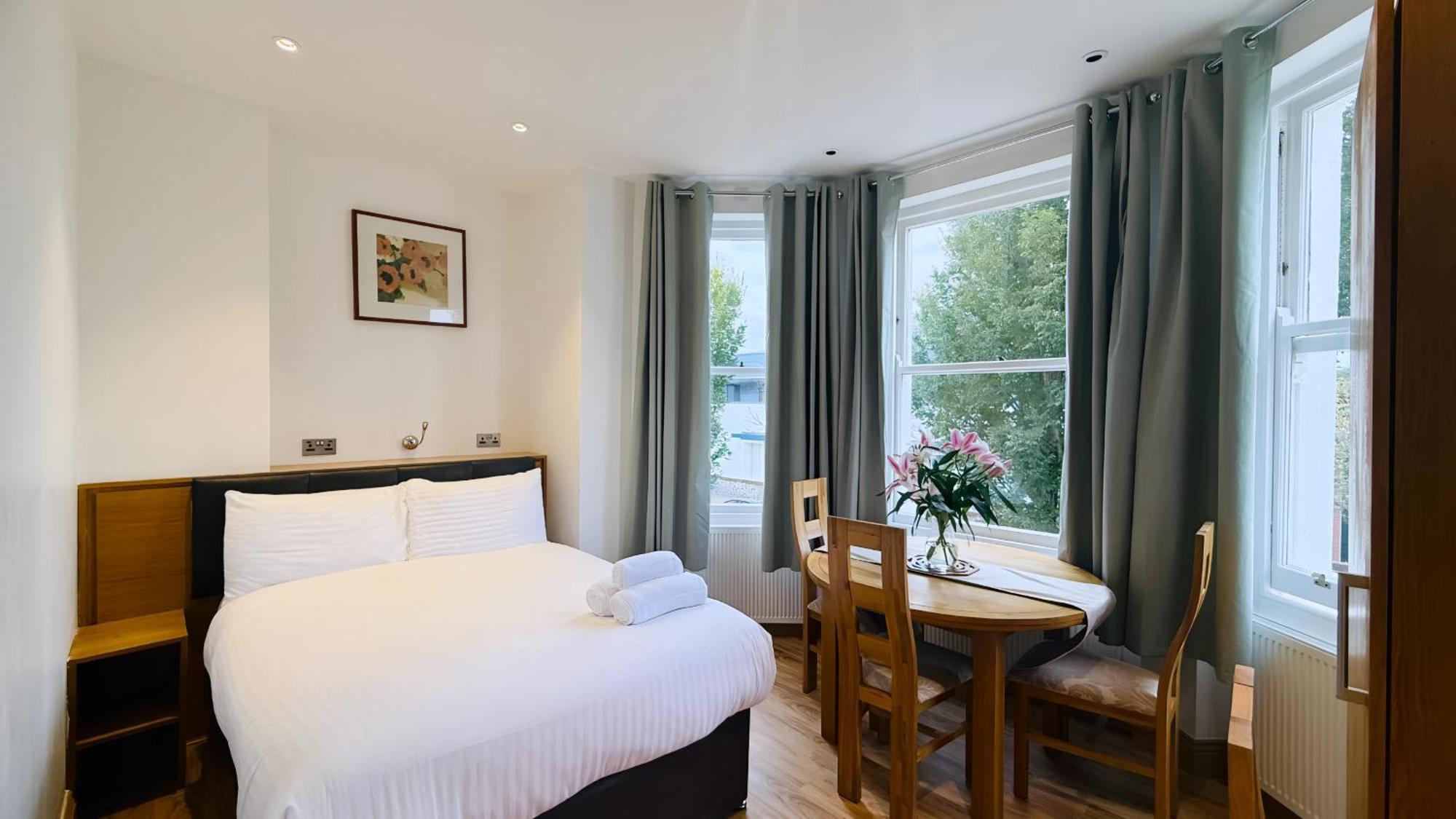 Osborne Aparthotel อีสต์บอร์น ภายนอก รูปภาพ