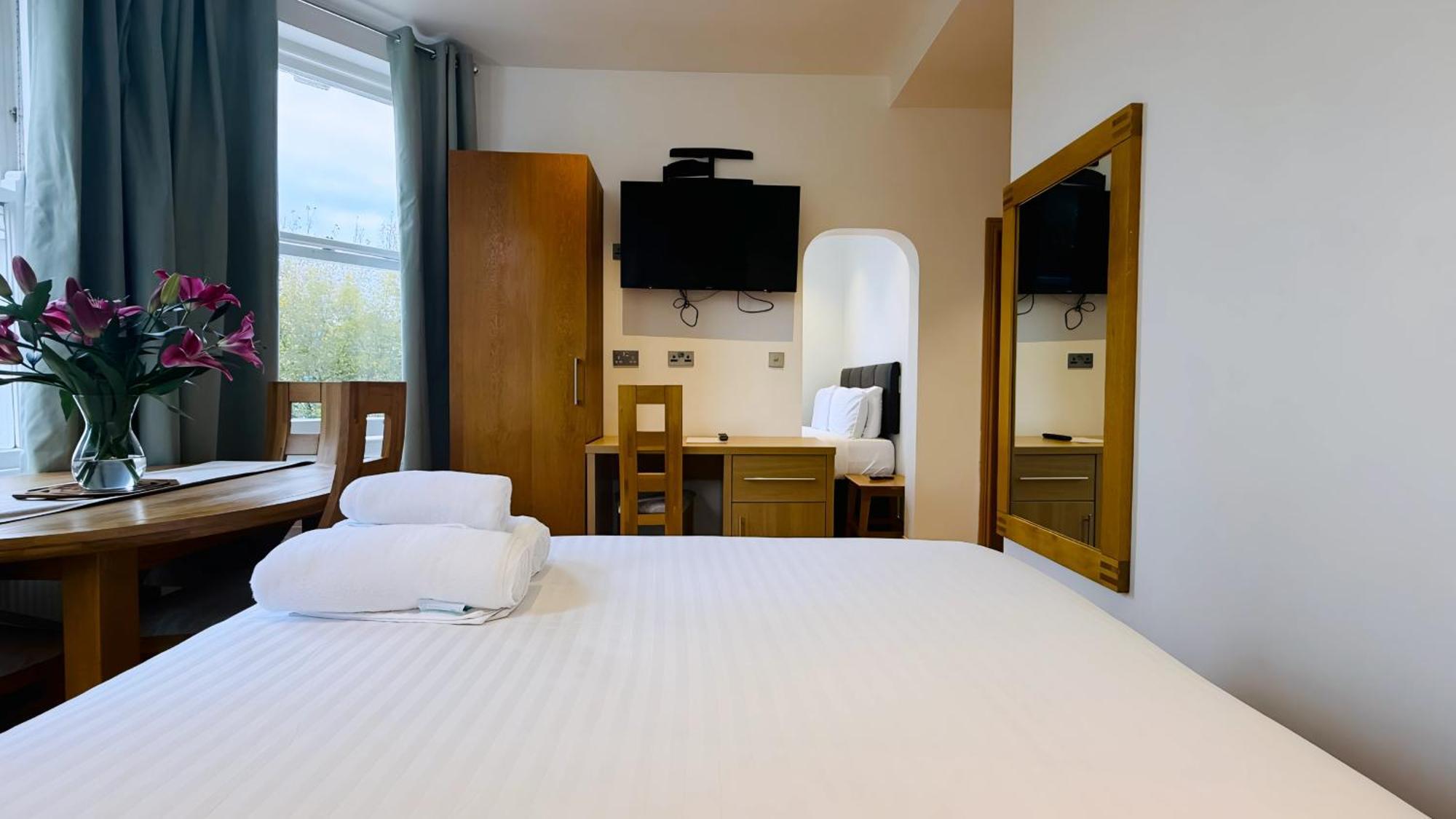 Osborne Aparthotel อีสต์บอร์น ภายนอก รูปภาพ