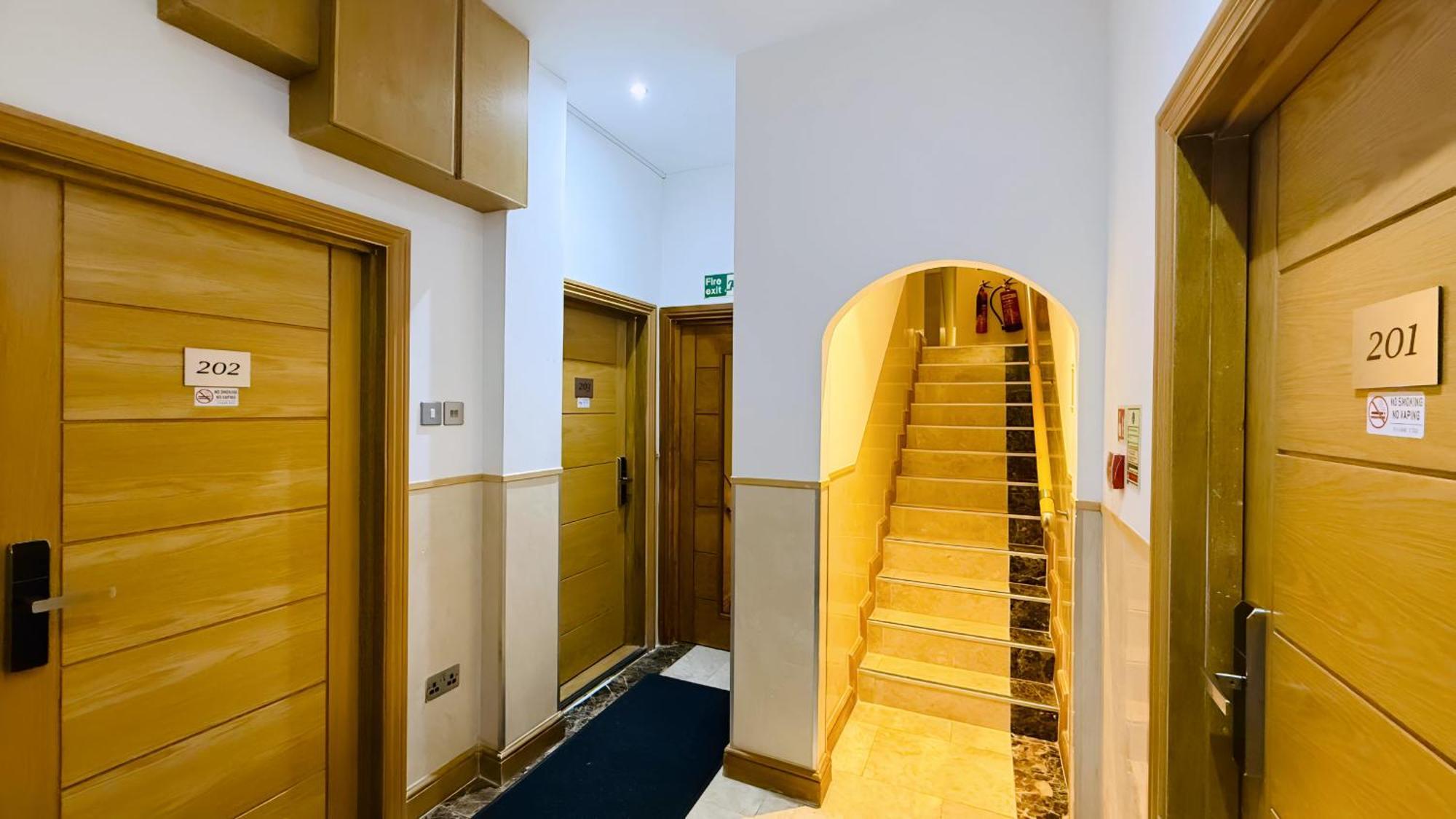 Osborne Aparthotel อีสต์บอร์น ภายนอก รูปภาพ