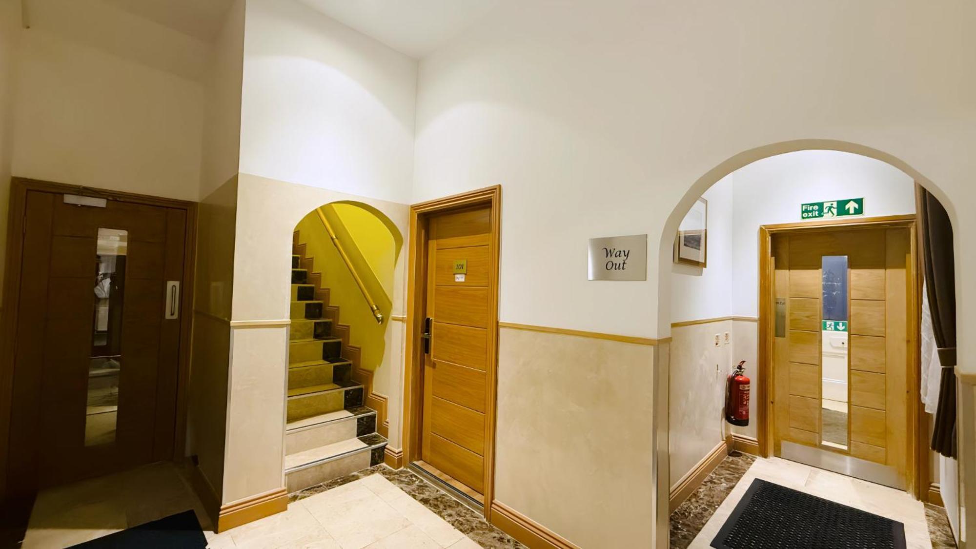 Osborne Aparthotel อีสต์บอร์น ภายนอก รูปภาพ