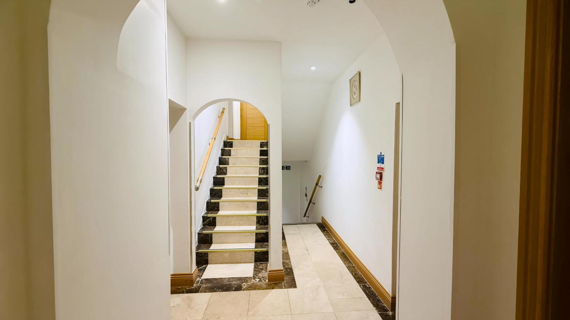 Osborne Aparthotel อีสต์บอร์น ภายนอก รูปภาพ