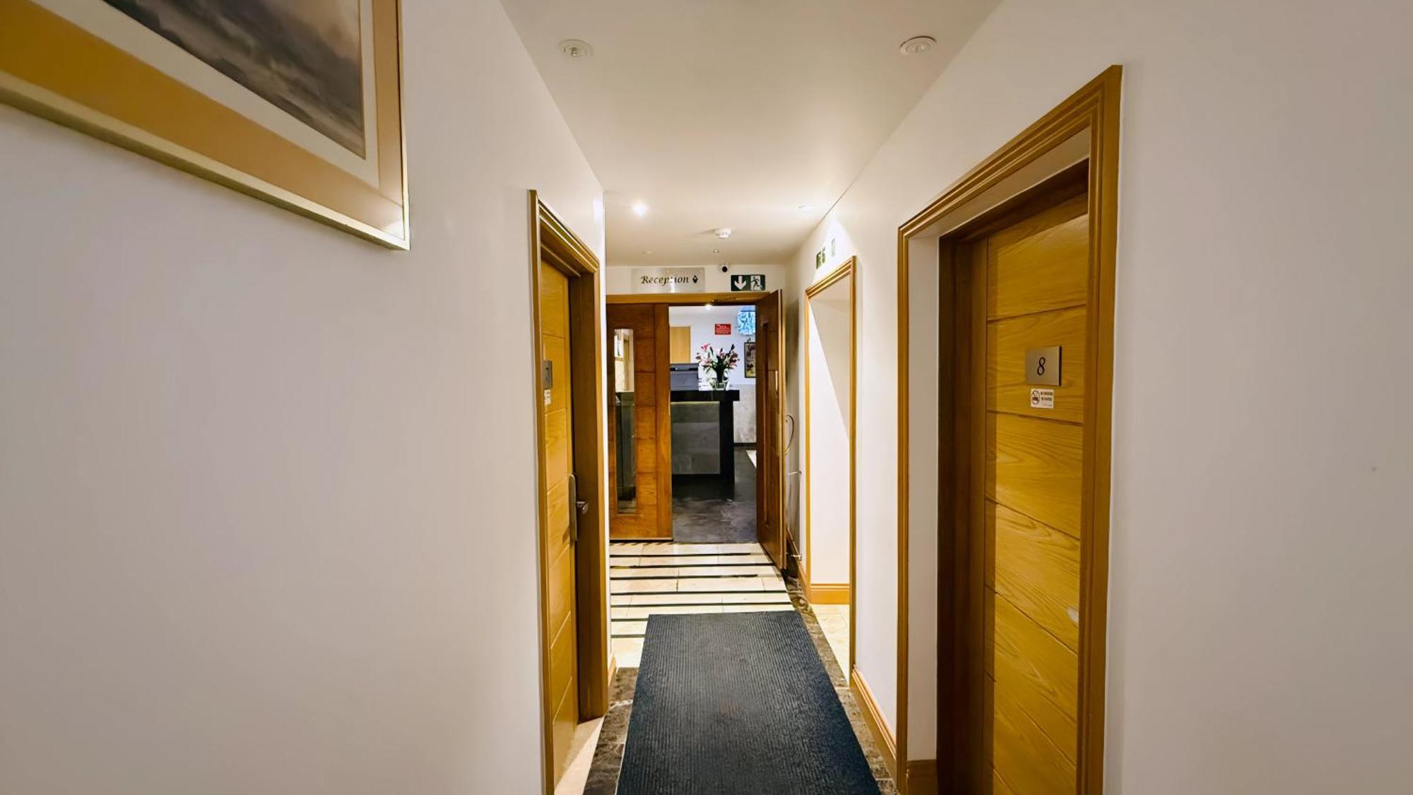 Osborne Aparthotel อีสต์บอร์น ภายนอก รูปภาพ