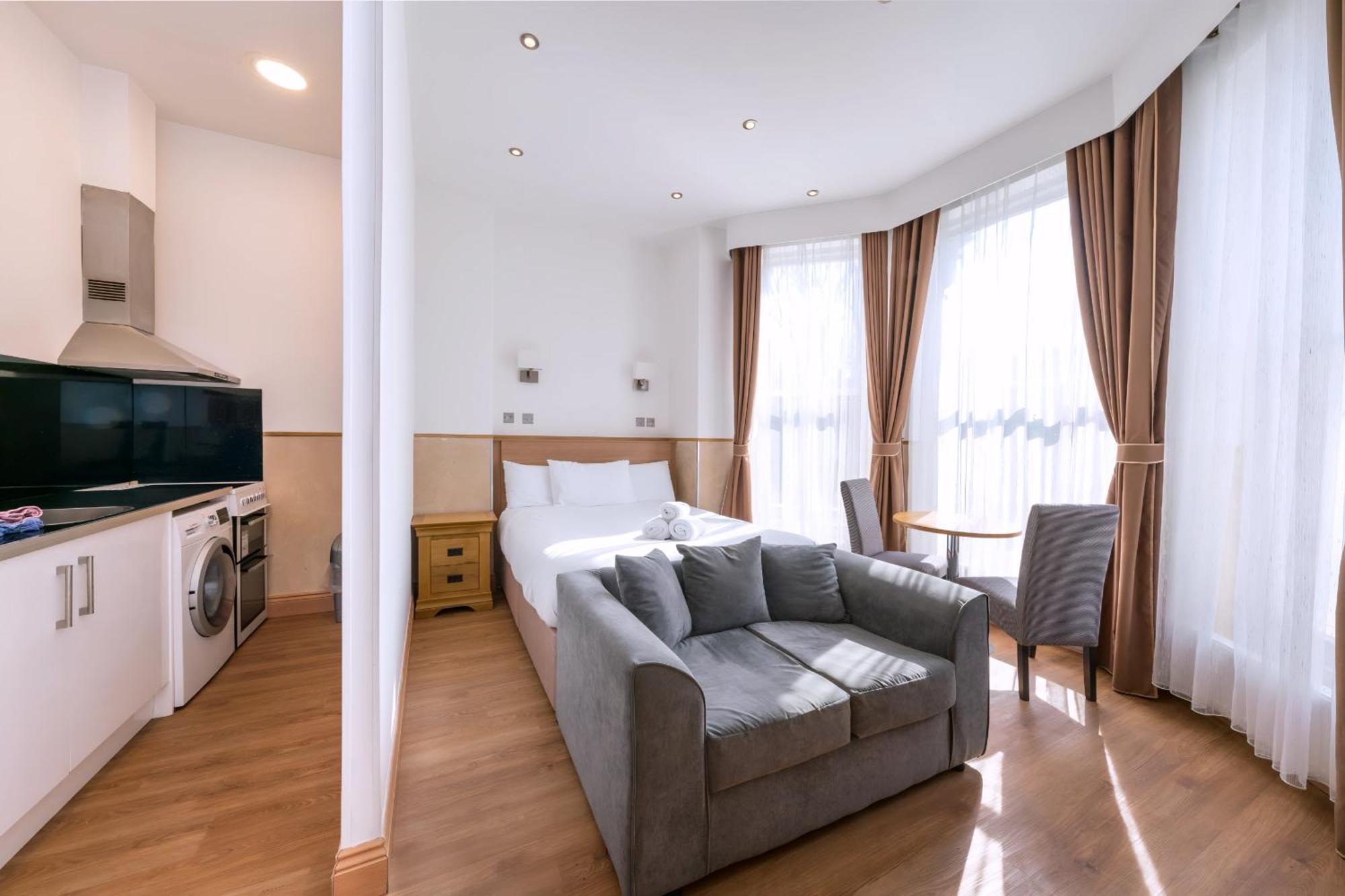 Osborne Aparthotel อีสต์บอร์น ภายนอก รูปภาพ