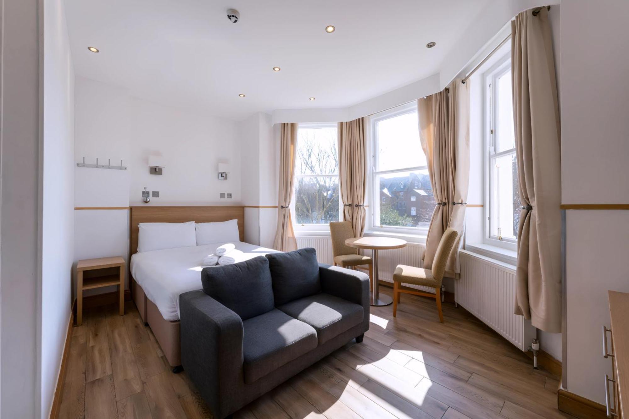 Osborne Aparthotel อีสต์บอร์น ภายนอก รูปภาพ